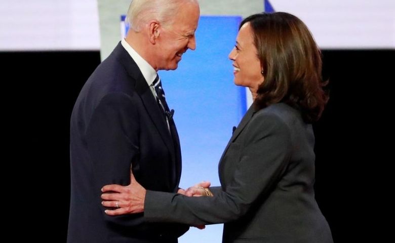 Joe Biden escolhe senadora negra como vice nos EUA