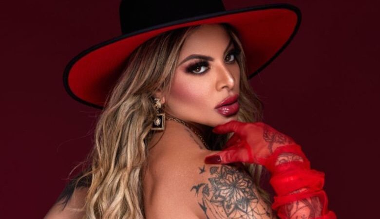 Vivi Ferrari volta a brilhar, agora na Capa da FHM Magazine