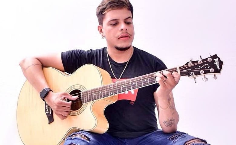 João Ítalo lança nova música Expectativa x Realidade com muito sucesso