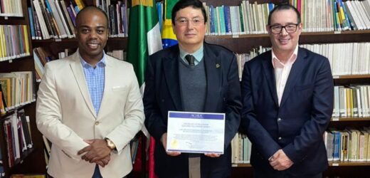 Cônsul Geral do México no Brasil recebe prêmio de Honor