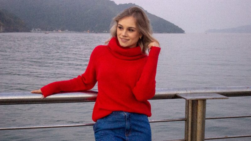 Cantora paraguaia Raffa Konzen lança novo clipe "Amor em Alto Mar"