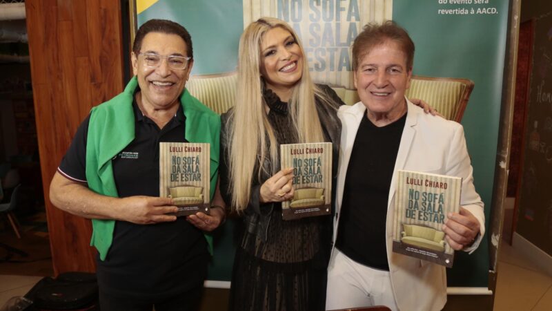 Lulli Chiaro lança livro “No Sofá da Sala de Estar” em São Paulo