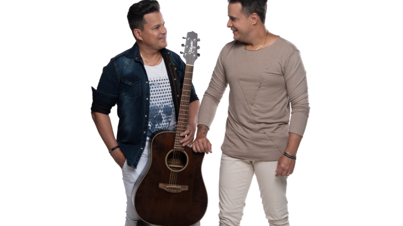 João Neto e Frederico lançam videoclipe do pot-pourri ‘Luz da Minha Vida / Castelo de Amor’