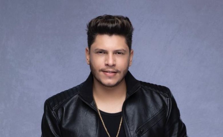 O sertanejo Felipe Nunes faz show em Caldas Novas