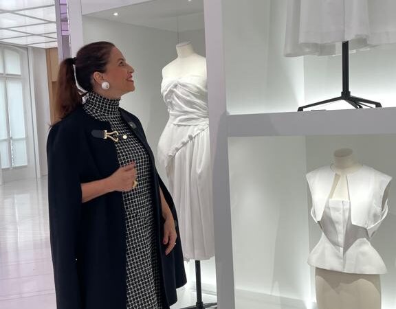Editora Laine Furtado prestigia Paris Fashion Week