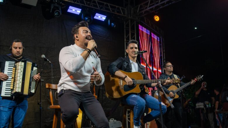 Neto e Guilherme estreiam na Festa do Peão de Barretos