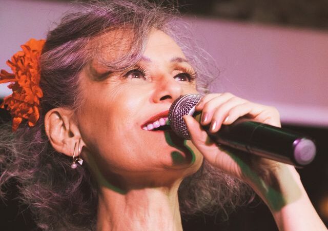 Faa Morena lança álbum completo com três inéditas