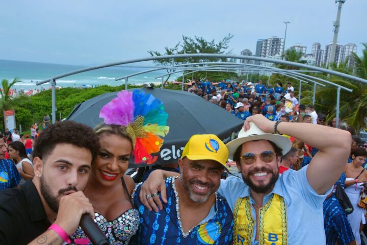 Alexandre Suita e Quitéria Chagas brilharam como rei e rainha do bloco Banda dos Amigos, no Rio de Janeiro