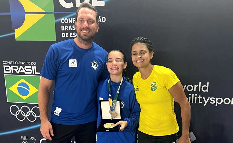 Eduarda Mascarenhas Nascimento é bicampeã brasileira de florete