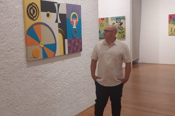 O Encanto do Estranhamento – Exposição