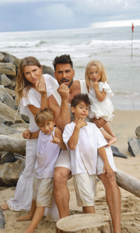 Julio Rocha trola seguidores ao anunciar participação no BBB ao lado da esposa