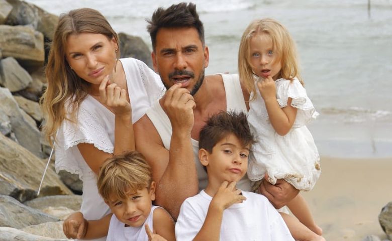 Julio Rocha trola seguidores ao anunciar participação no BBB ao lado da esposa