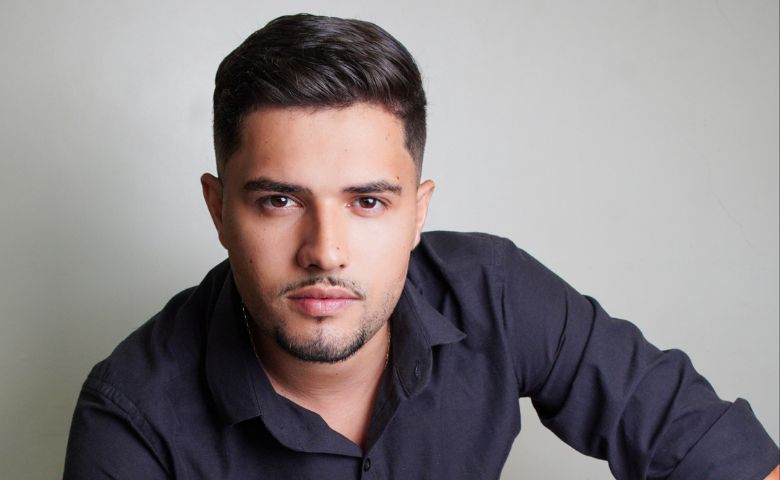 Tiago Reis: De Garçom a Expert em Mega Hair!