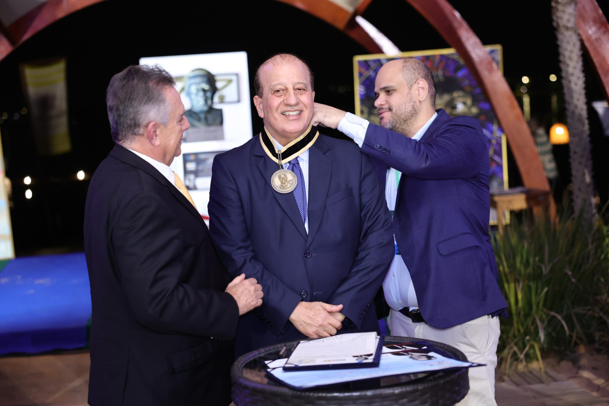 Ministro Nardes recebe Medalha Kofi Annam