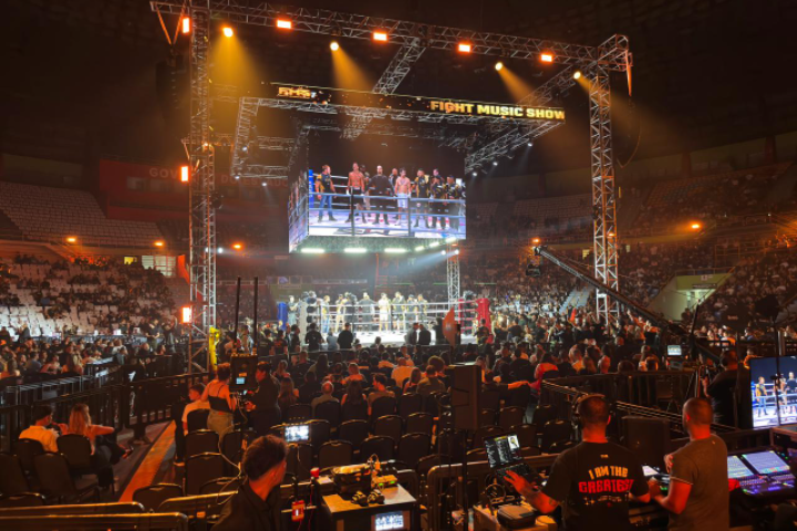 Ginásio do Ibirapuera lotado para acompanhar o FMS7