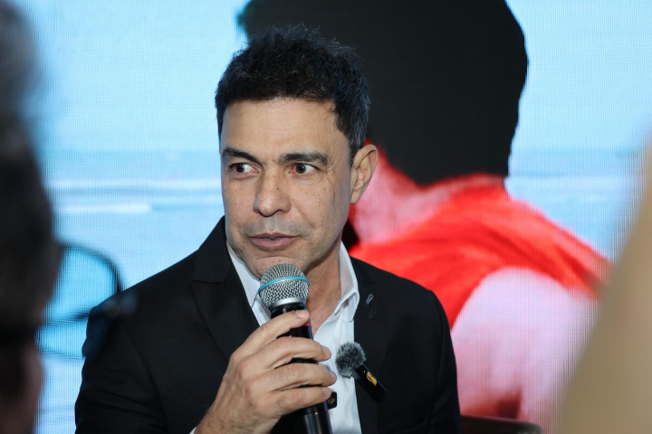 Zezé Di Camargo e Gran Vellas promovem encontro com empresários e jornalistas em São Paulo