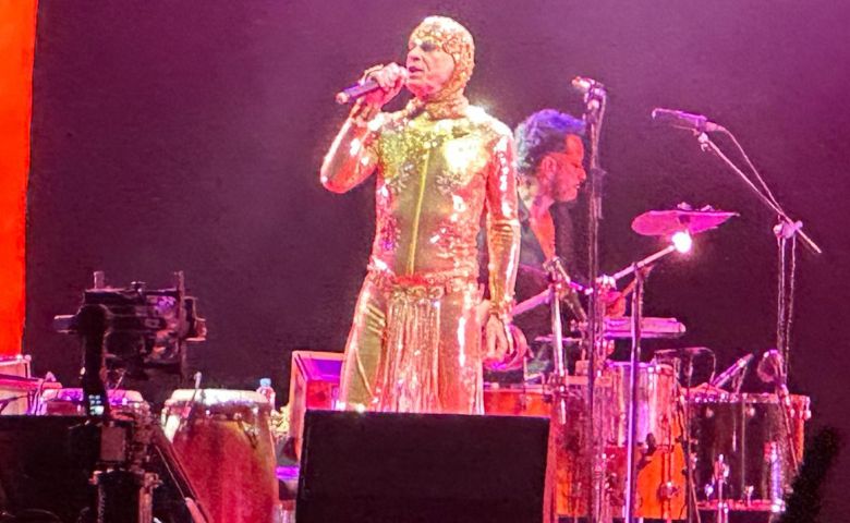 Ney Matogrosso transforma o “Bloco na Rua” em uma noite histórica no Allianz Parque