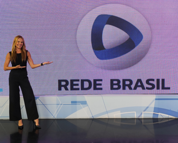 Carol Minhoto estreia o programa “Beleza e Vida” na Rede Brasil de Televisão