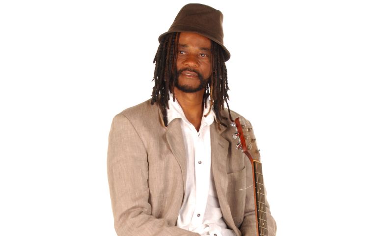 Da Ghama lança álbum solo nas plataformas digitais em novo show