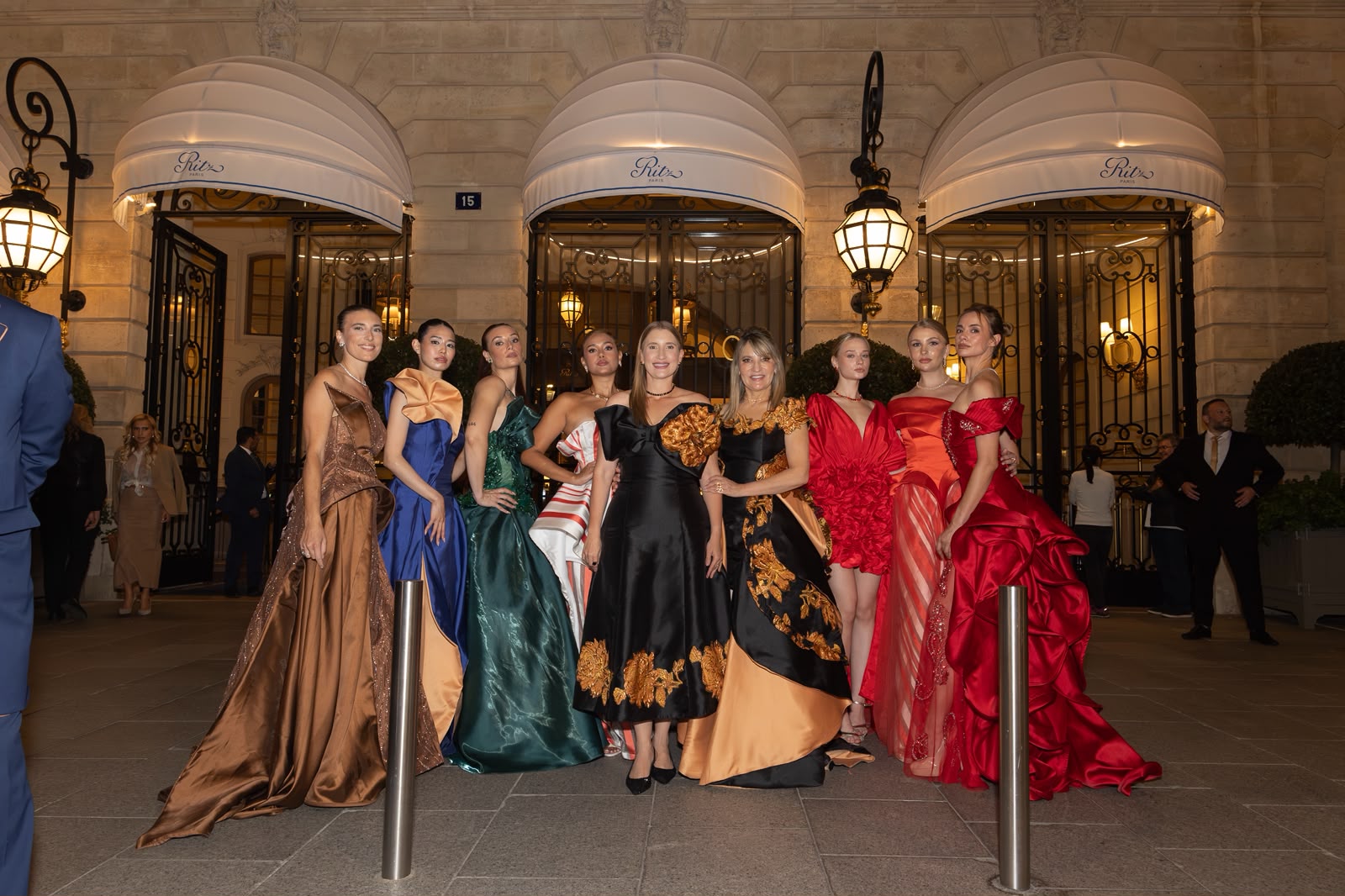 Maisa Gouveia e Natália Gouveia celebram sucesso de suas criações na Passarela do Paris Fashion Week