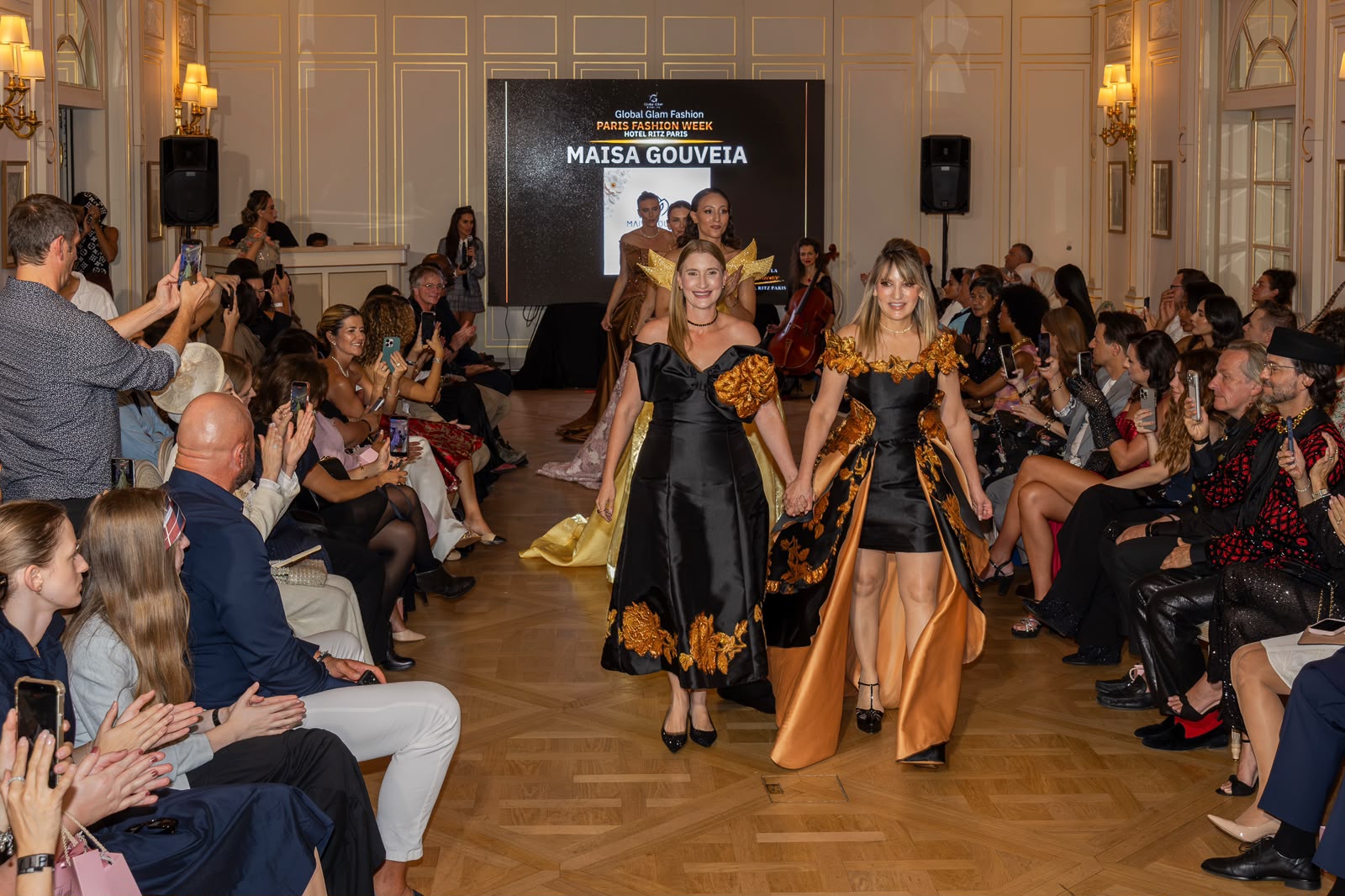 Maisa Gouveia e Natália Gouveia celebram sucesso de suas criações na Passarela do Paris Fashion Week